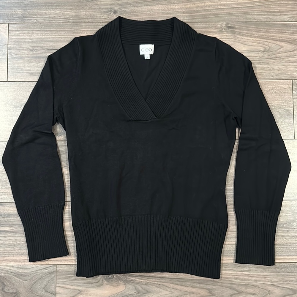 Cleo V-Neck Sweater - Size: Large